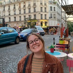 Meet your Posher, Chloe